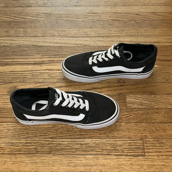 Size 6 Vans - Picture 3 of 3